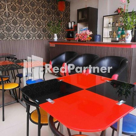 Hotel Permata Makassar Mitra Reddoorz Balangberu Exterior foto
