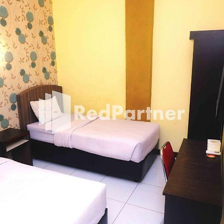 Hotel Permata Makassar Mitra Reddoorz Balangberu Exterior foto