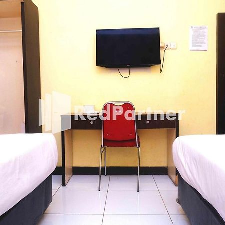 Hotel Permata Makassar Mitra Reddoorz Balangberu Exterior foto