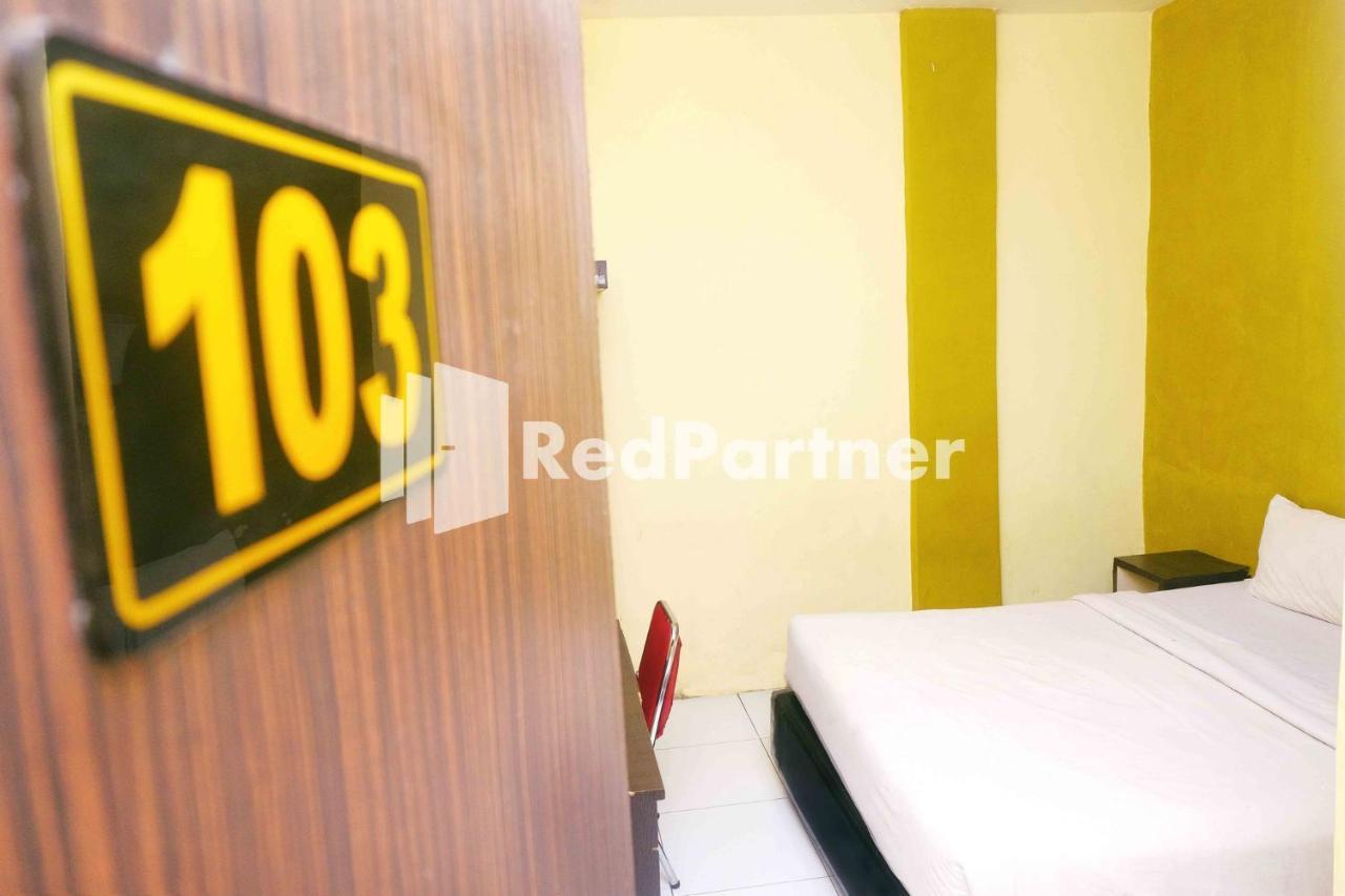 Hotel Permata Makassar Mitra Reddoorz Balangberu Exterior foto